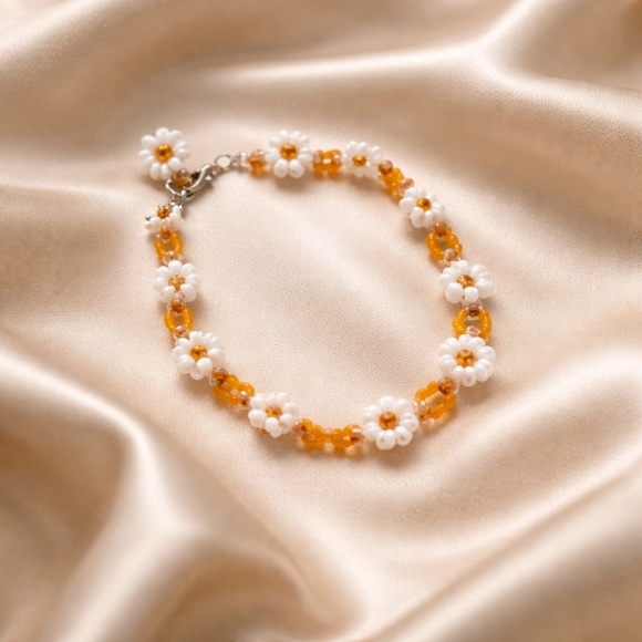 Hand Crafted Jewelry - Boho Chic • Minimalist Daisy Bracelet • Handmade Elegance Effortlessly bohem